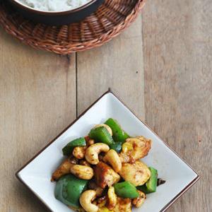 Cách làm thịt gà xào hạt điều