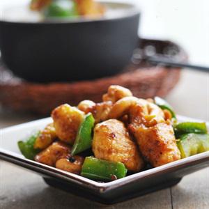 Cách làm thịt gà xào hạt điều