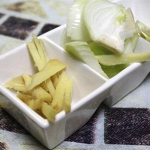 Cách làm thịt gà xào khoai tây chiên