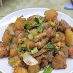 Cách làm thịt gà xào khoai tây chiên