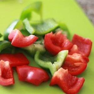 Cách làm thịt gà xào kiểu Thái