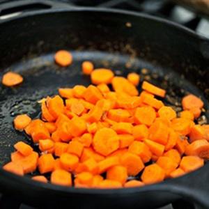 Cách làm thịt gà xào kiểu Thái