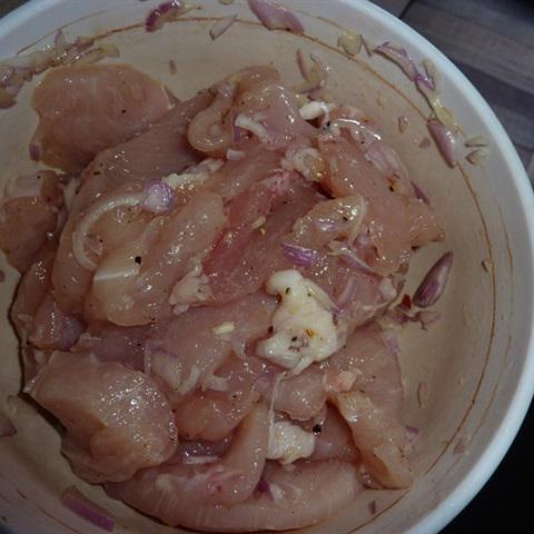 Cách làm thịt gà xào ớt chuông