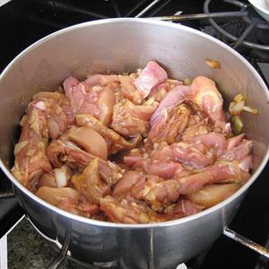 Cách làm thịt gà xào ớt sả