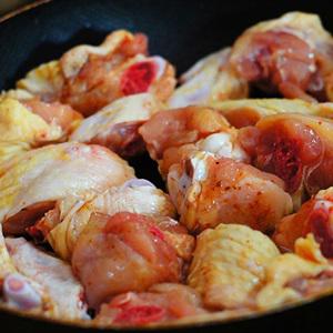 Cách làm thịt gà xào sả ớt