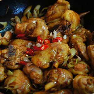 Cách làm thịt gà xào sả ớt