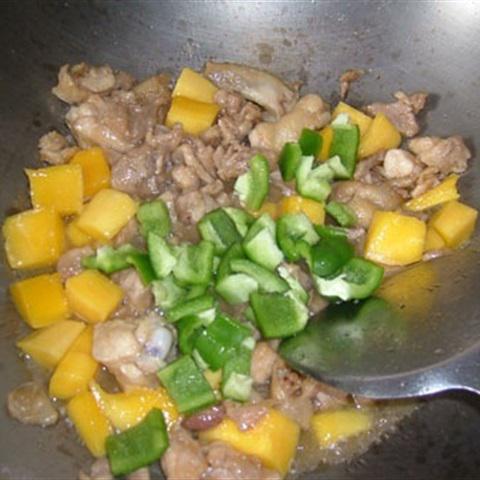 Cách làm thịt gà xào xoài