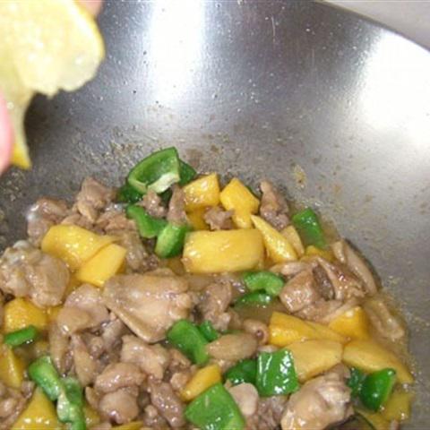 Cách làm thịt gà xào xoài