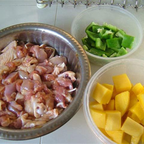 Cách làm thịt gà xào xoài