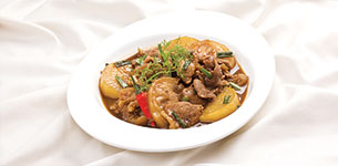 Thịt giò heo kho xá xị