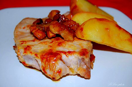 Thịt heo áp chảo bơ táo