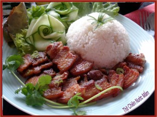 Thịt heo chiên nước mắm đậm đà tình quê hương