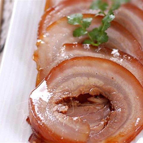 Cách làm thịt heo cuộn hấp