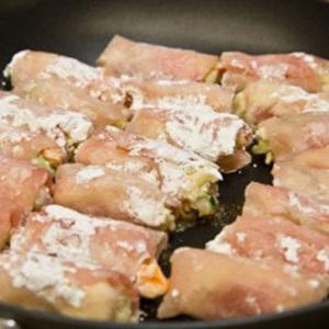 Cách làm thịt heo cuộn khoai tây chiên