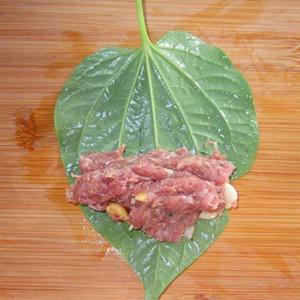 Cách làm thịt heo cuốn lá lốt