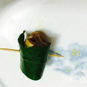 Cách làm thịt heo cuộn lá mắc mật nướng