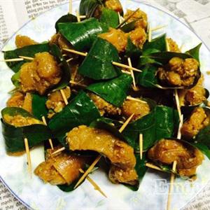 Cách làm thịt heo cuộn lá mắc mật nướng