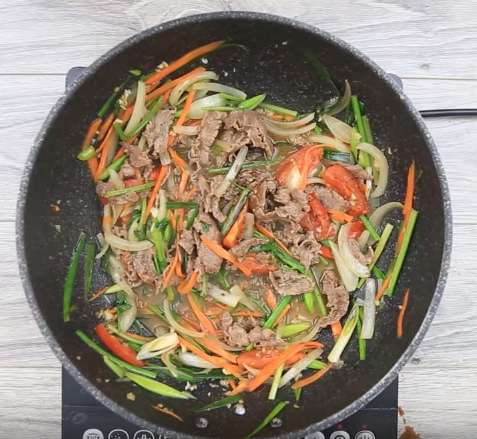 Thịt heo cuộn nấm hương lạ miệng mà ngon tuyệt