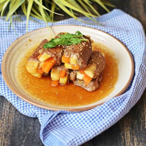 Cách làm thịt heo cuộn rau củ