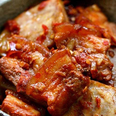 Cách làm thịt heo hấp khoai môn