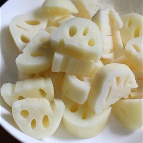 Cách làm thịt kho củ sen