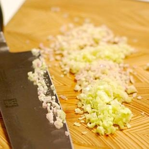 Thịt heo khô làm theo cách này thì đảm bảo ngon hơn cả thịt bò khô!