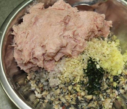 Thịt heo khô làm theo cách này thì đảm bảo ngon hơn cả thịt bò khô!