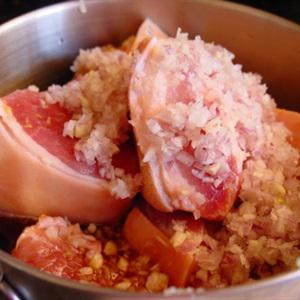 Cách làm thịt heo kho với trứng