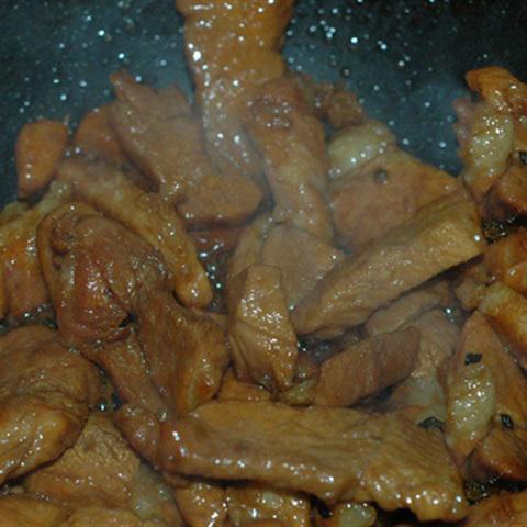 Cách làm thịt heo nấu hành