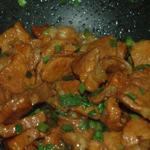 Cách làm thịt heo nấu hành