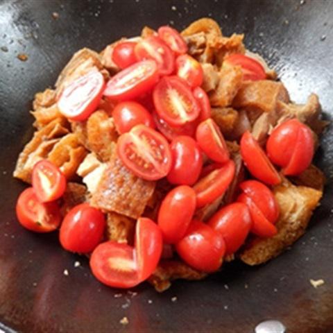 Cách làm thịt heo om cà chua