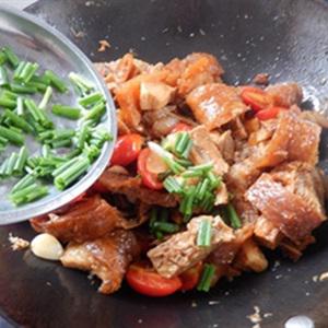 Cách làm thịt heo om cà chua