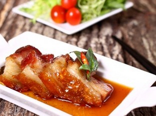 Thịt heo quay kho nước mắm