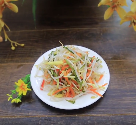 Thịt heo quay kiểu Thái thơm nức mũi