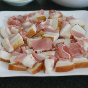 Cách làm thịt heo rừng xào sả ớt