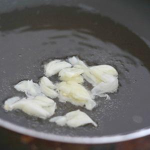 Cách làm thịt heo rừng xào sả ớt