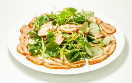 Thịt heo sấy trộn rau càng cua