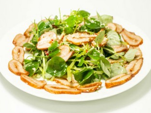 Thịt heo sấy trộn rau càng cua