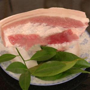 Cách làm thịt heo trộn lá chanh