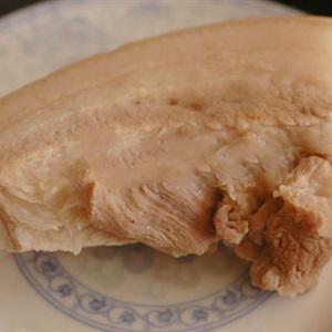 Cách làm thịt heo trộn lá chanh