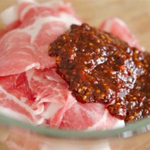 Cách làm thịt heo xào cay