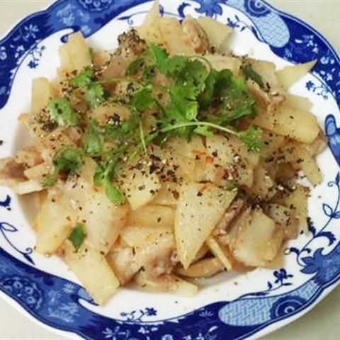 Cách làm thịt heo xào củ sắn
