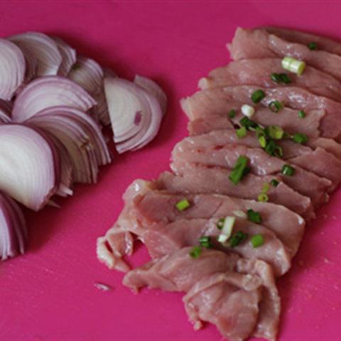Cách làm thịt heo xào hành tây