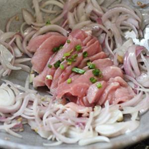 Cách làm thịt heo xào hành tây