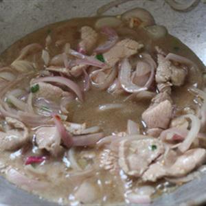 Cách làm thịt heo xào hành tây