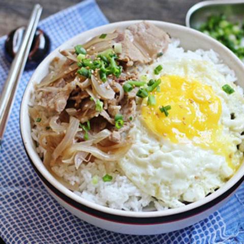 Cách làm thịt heo xào hành tây