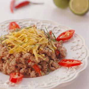 Cách làm thịt heo xào lá chanh