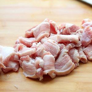 Cách làm thịt heo xào tẩm mè