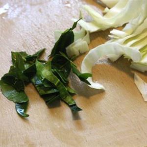 Cách làm thịt heo xào tương ớt