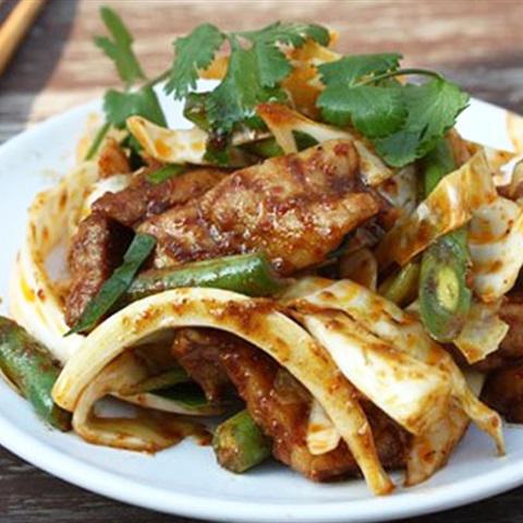 Cách làm thịt heo xào tương ớt